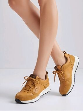 Skechers Work or Sport  Wheat Brown Slip Resistant Sneakers 8.5